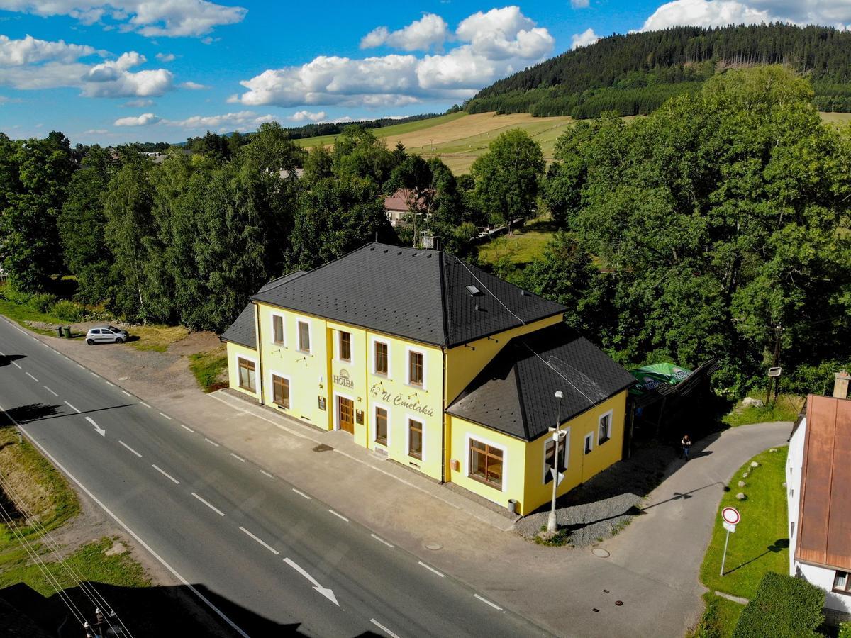 U Cmelaku Hotel Cervena Voda Exterior photo